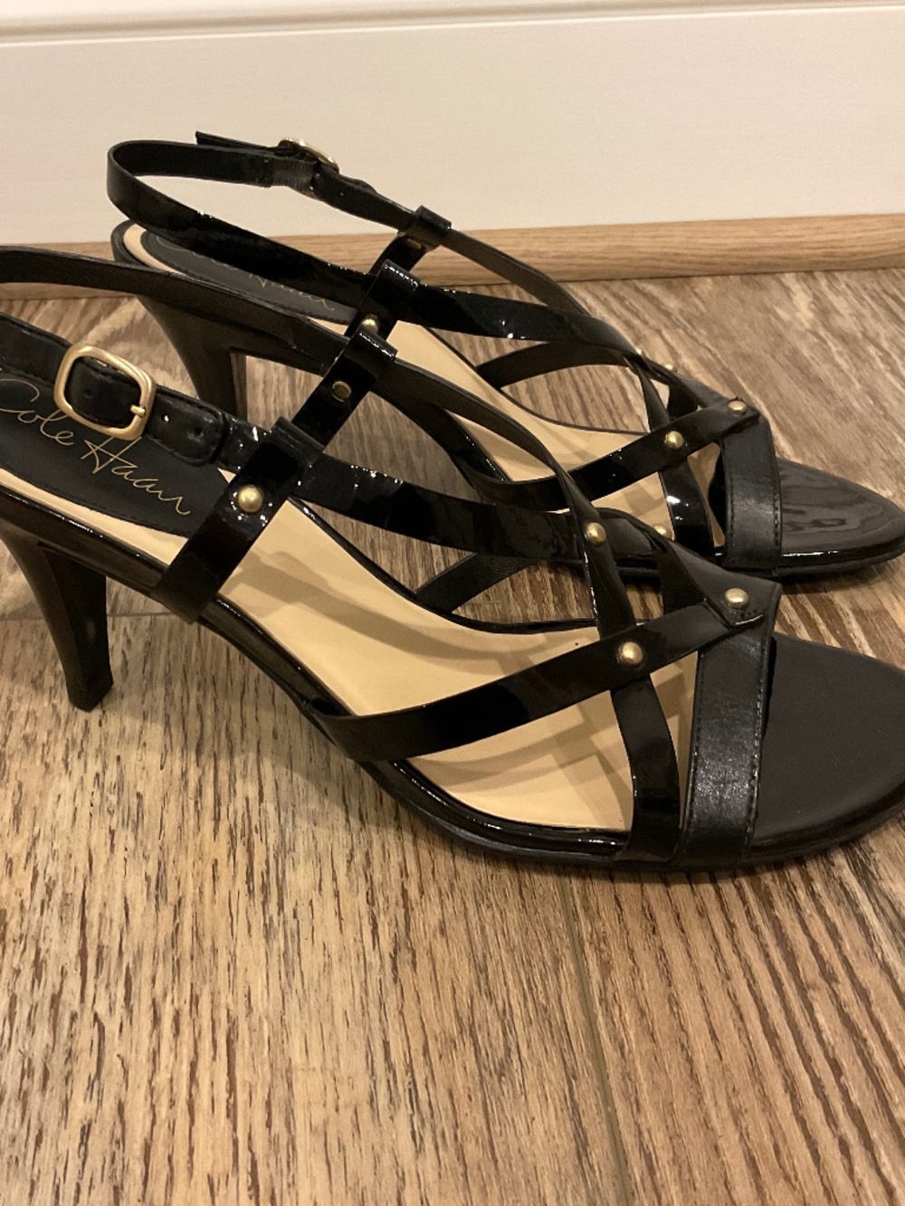 Cole Haan Strappy black patent leather heels.  Women’s size 7 - VGC - Picture 2 of 10